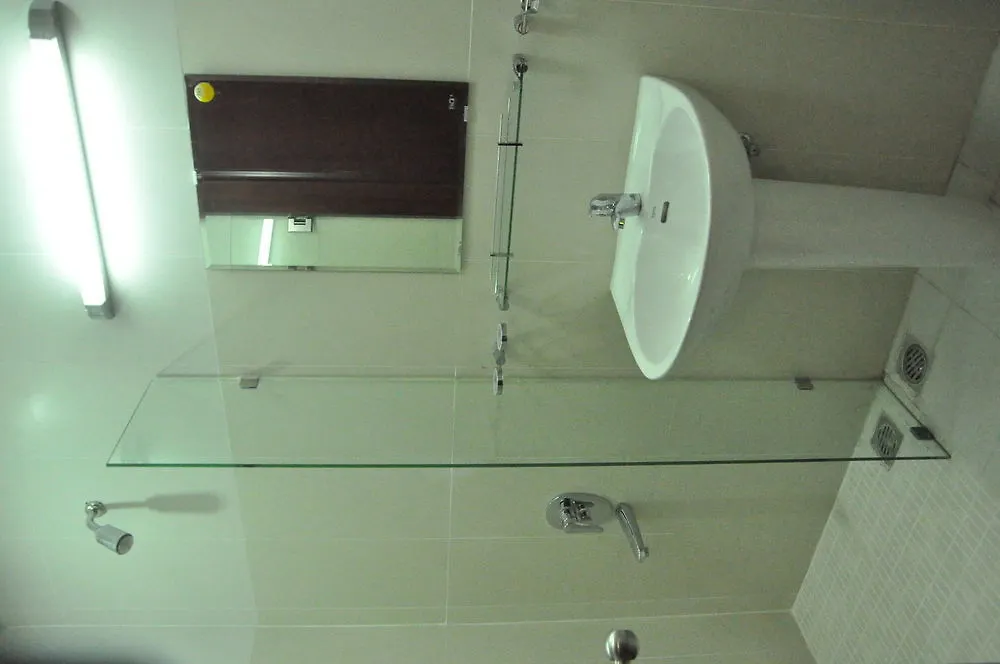 Aparthotel Poonsa Serviced Apartment Ho Chi Minh City