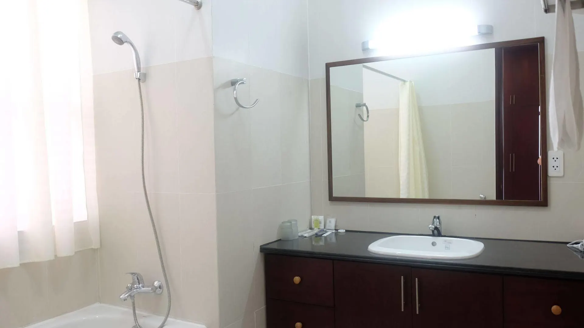 Poonsa Serviced Apartment Ho Chi Minh City